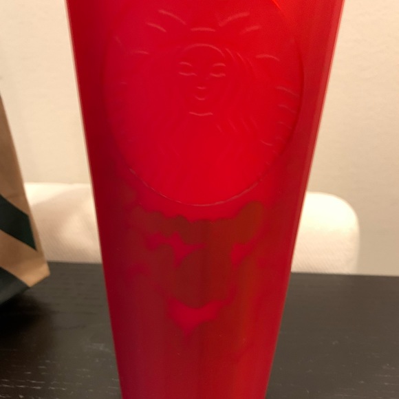 Starbucks Valentine’s Dome Cup - Picture 2 of 8